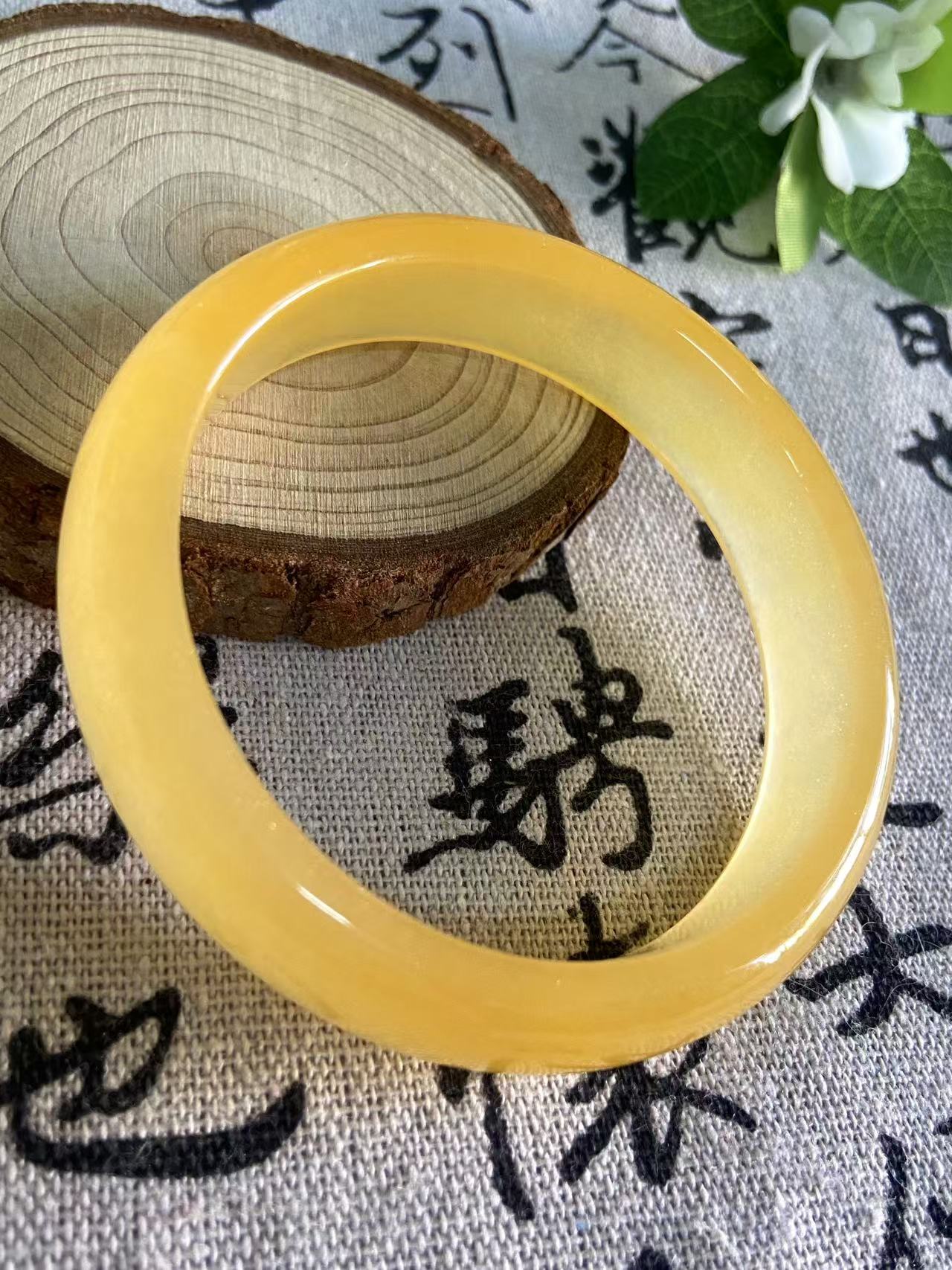 78高冰梦幻极光蜜蜡黄正圈手镯--多样性发其一 精美气质时尚556