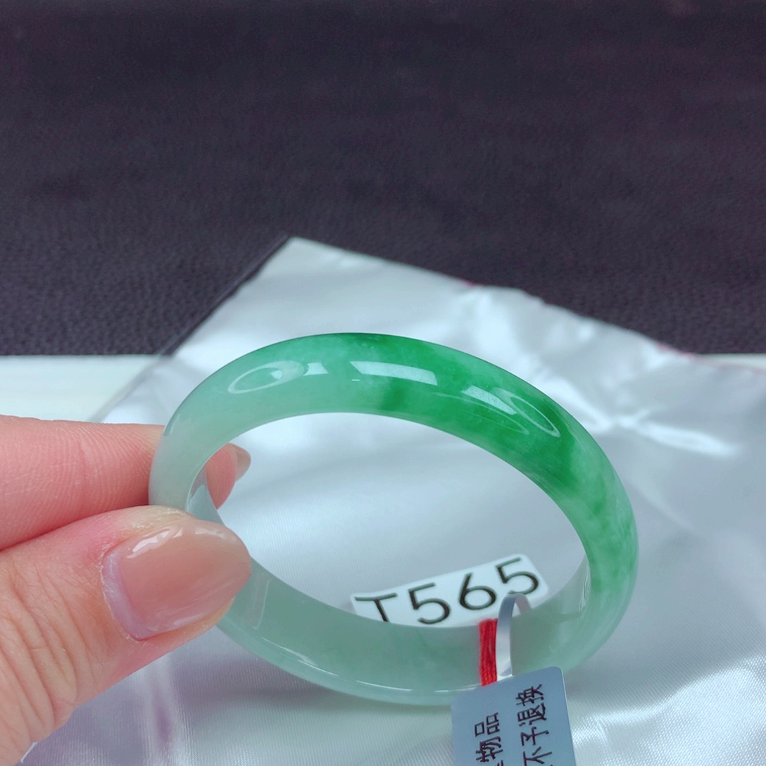 翡翠手镯未镶嵌手镯88