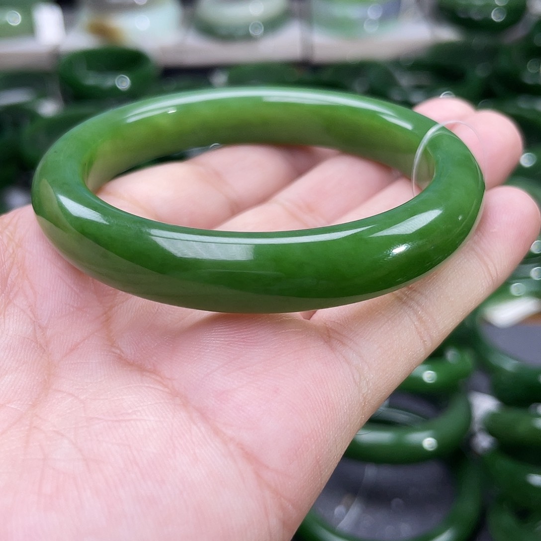 和田玉（碧玉）手镯未镶嵌