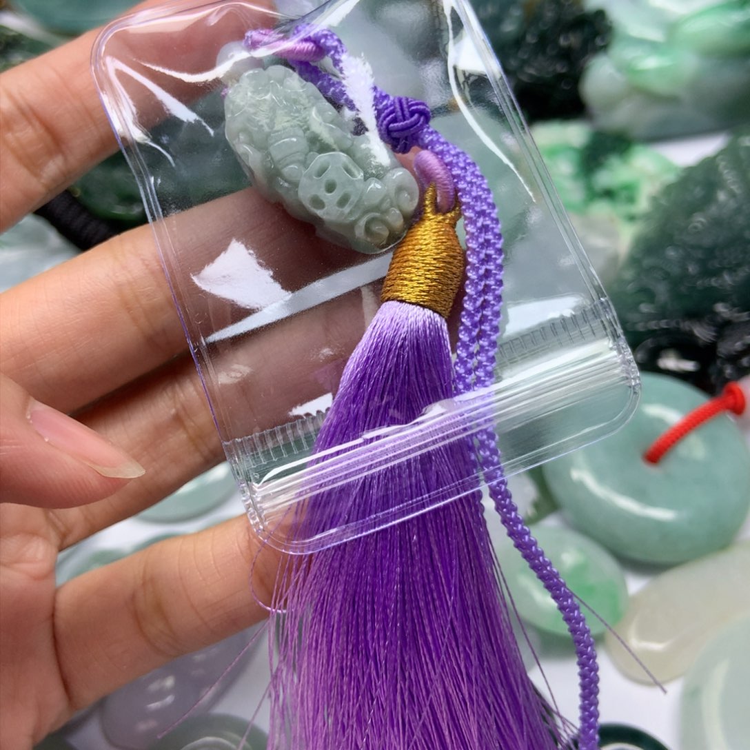 翡翠颈饰未镶嵌天然翡翠