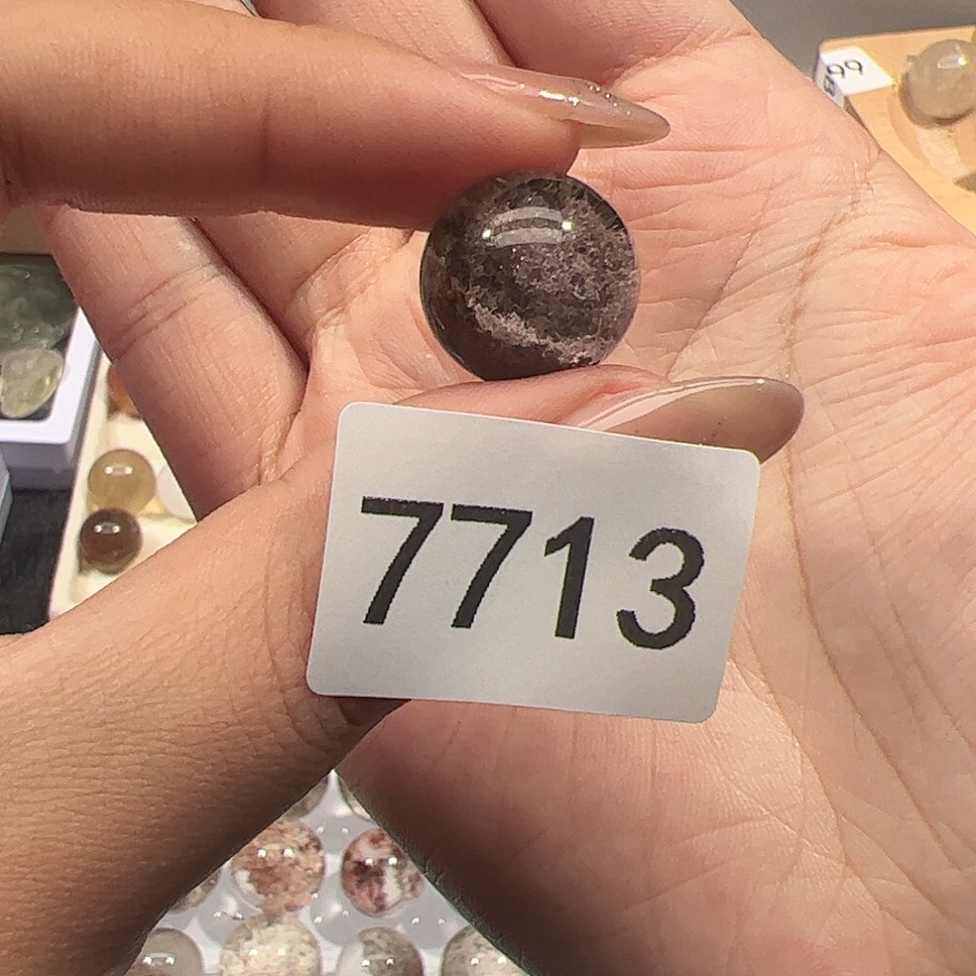 未镶嵌水晶大型摆件（非配饰）