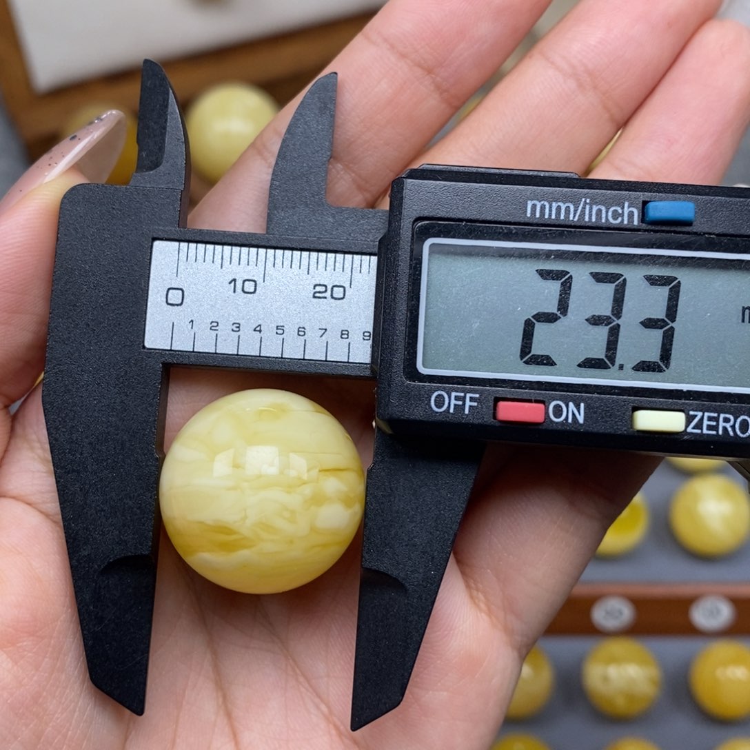 蜜蜡未镶嵌珠宝奇石