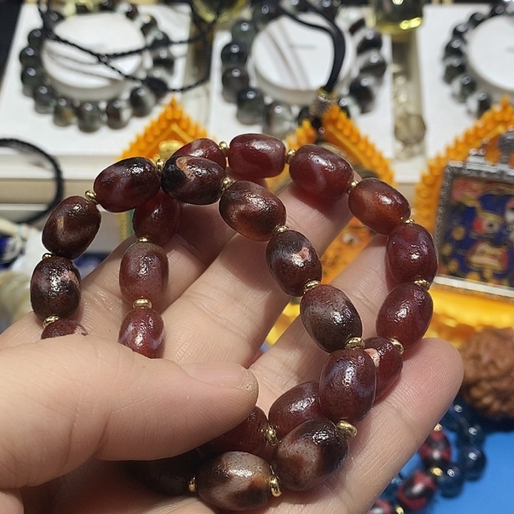 玛瑙/玉髓足铂镶嵌颈饰26