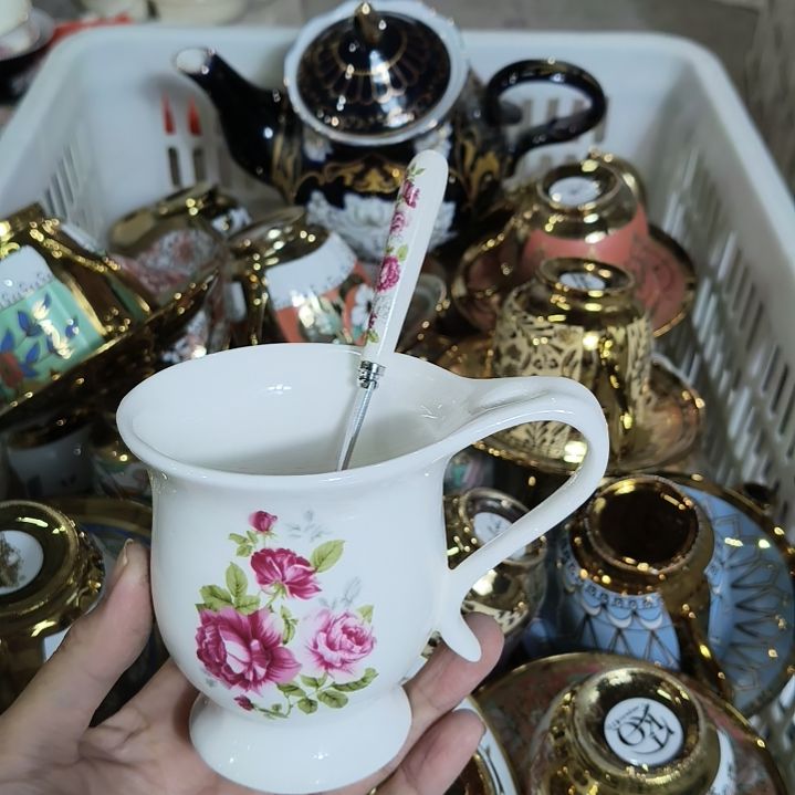 摆件陶瓷默认微瑕发两个。。。。