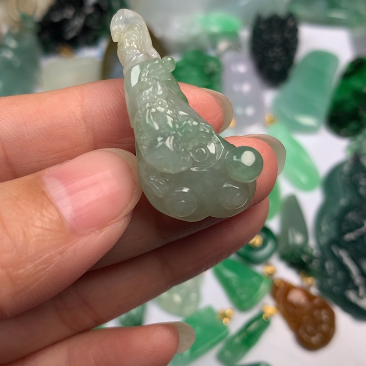 翡翠未镶嵌颈饰翡翠