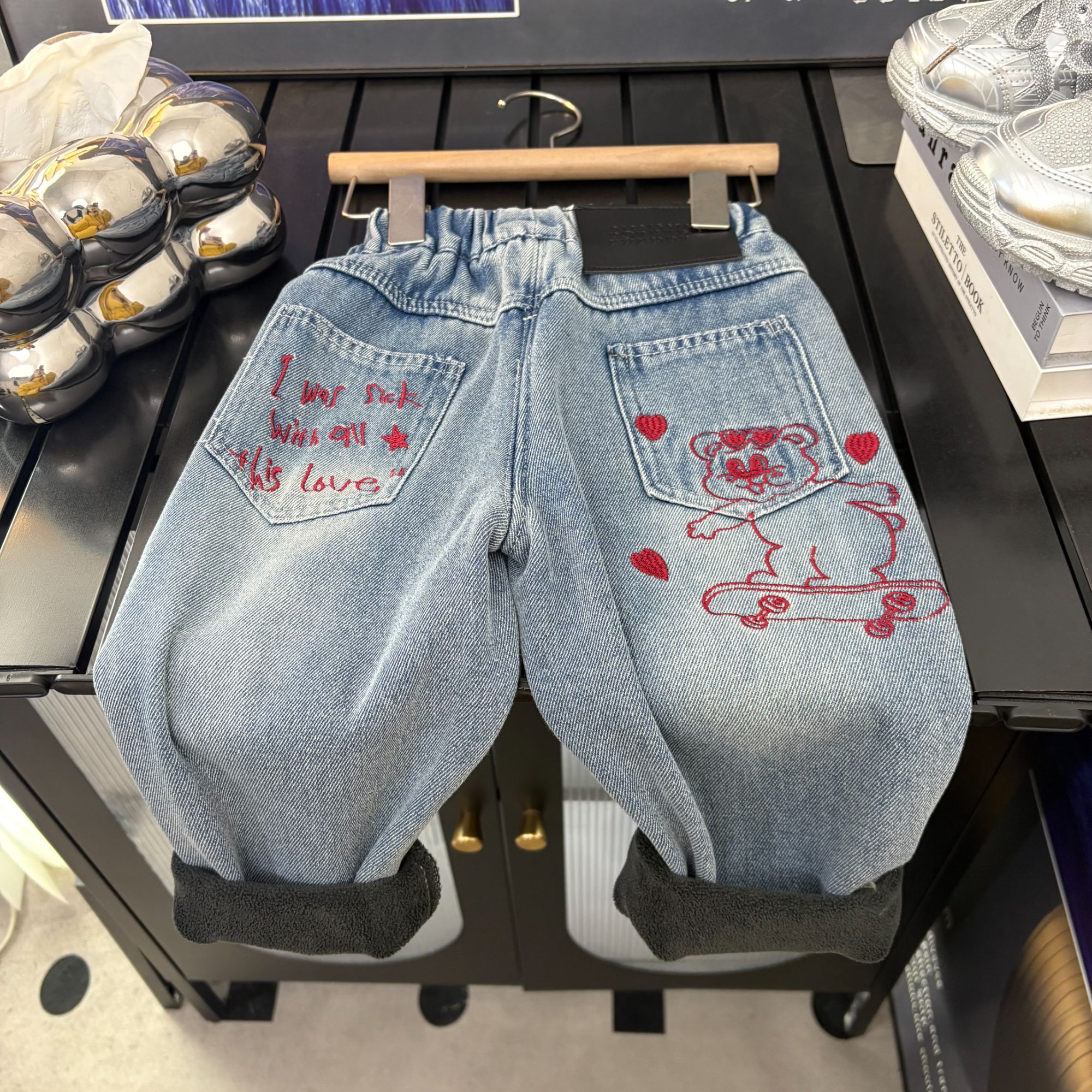 【现货清版】2025冬季新儿童裤子冬款宽松加绒牛仔裤中小童潮流