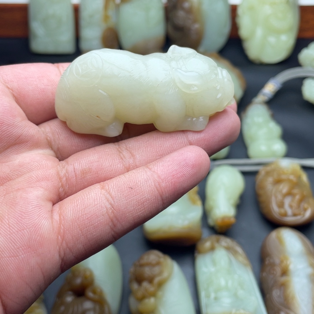 和田玉（糖玉）颈饰未镶嵌