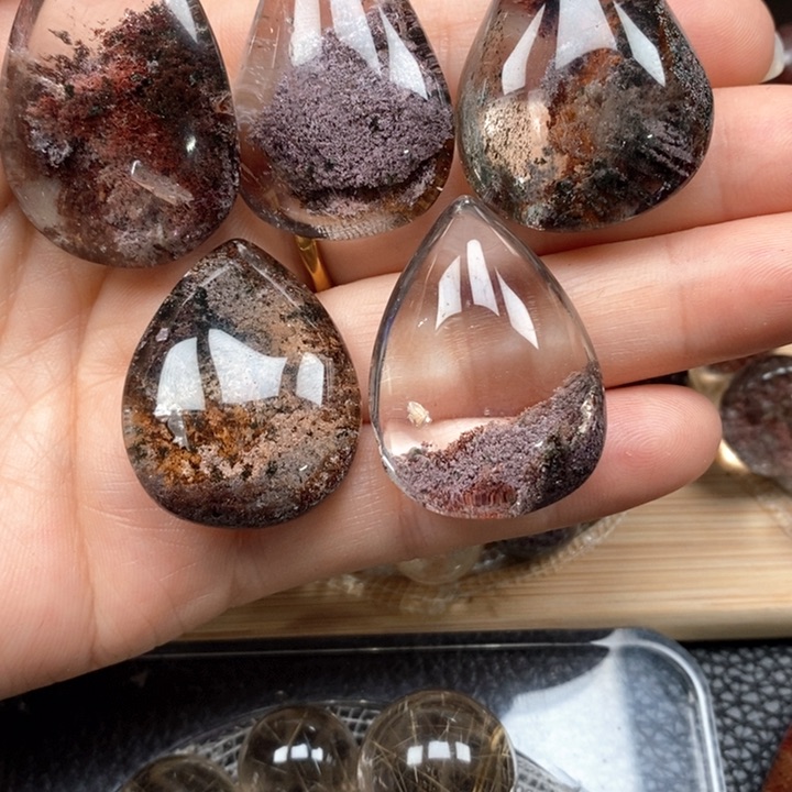 知***乐未镶嵌颈饰水晶水晶