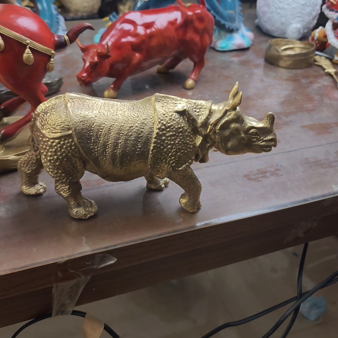 y***r黄铜铜雕工艺品摆件厂家直销的