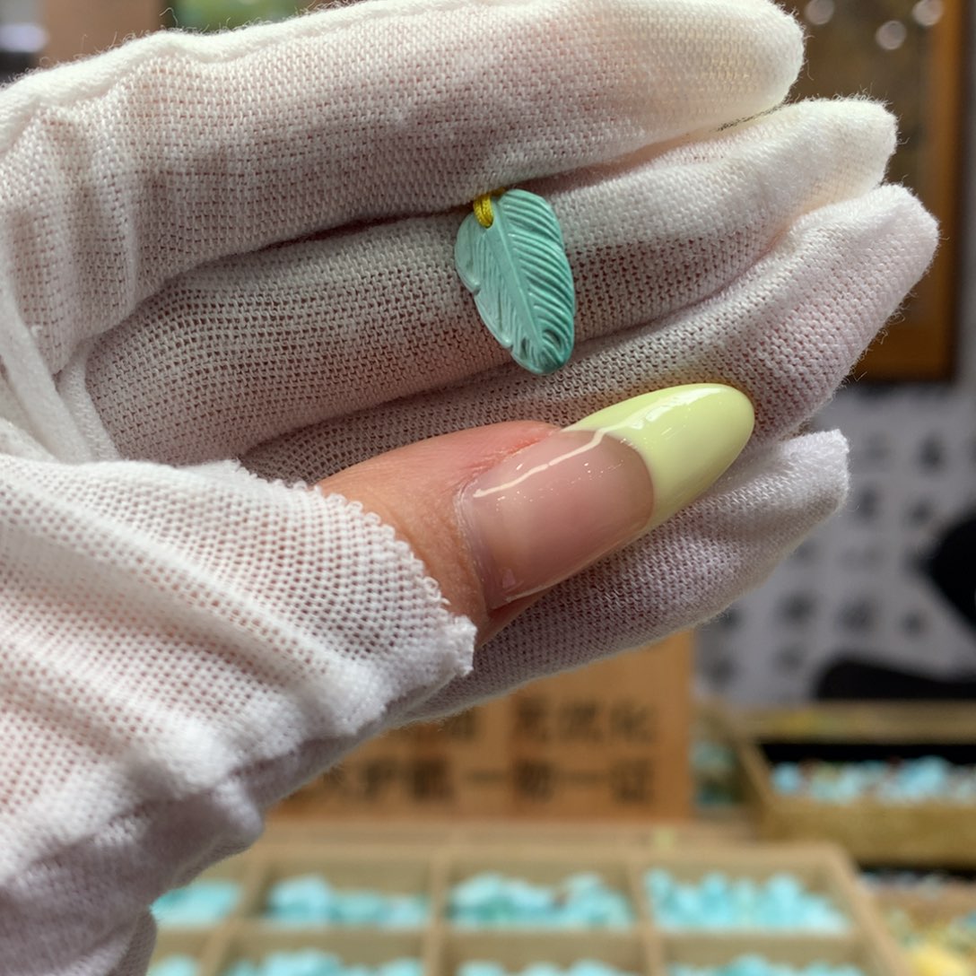 绿松石未镶嵌挂件
