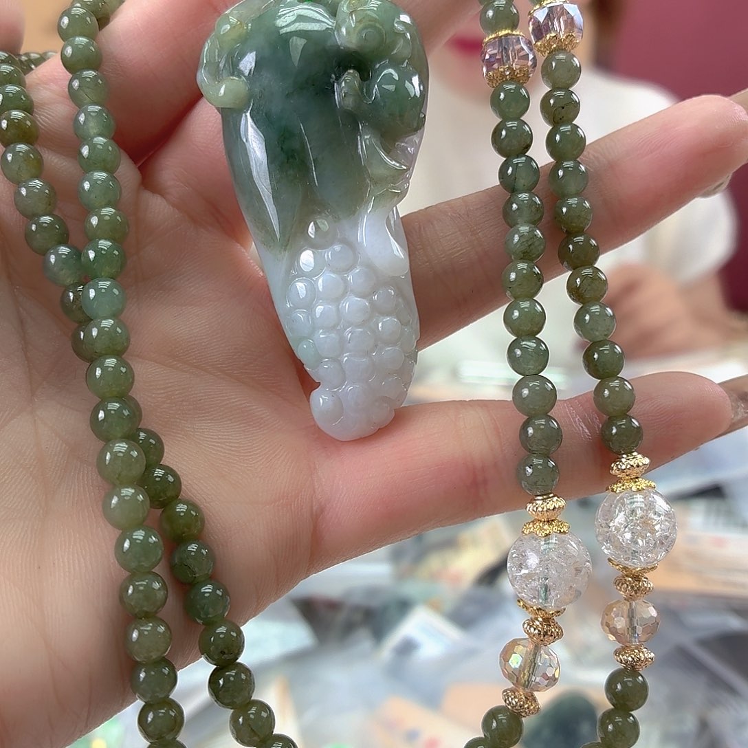 翡翠未镶嵌颈饰翡翠
