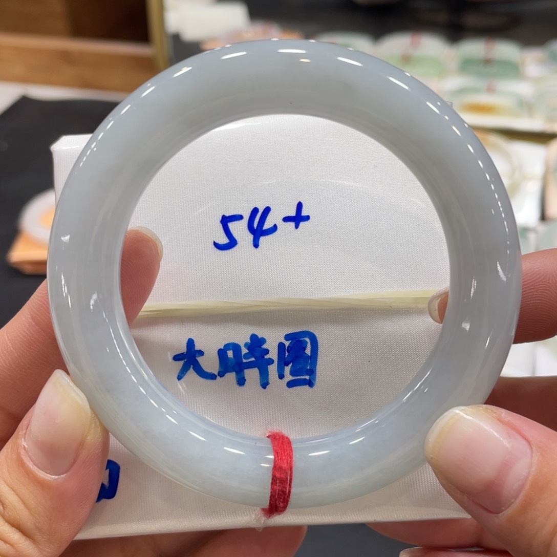 翡翠手镯未镶嵌54.6圆