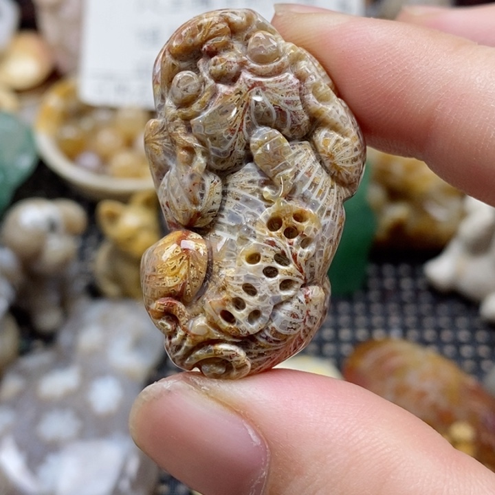 石英质玉颈饰未镶嵌