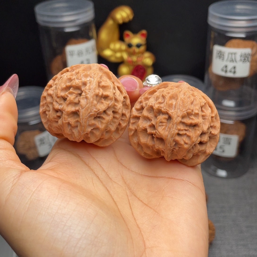 文玩核桃把件苹果园