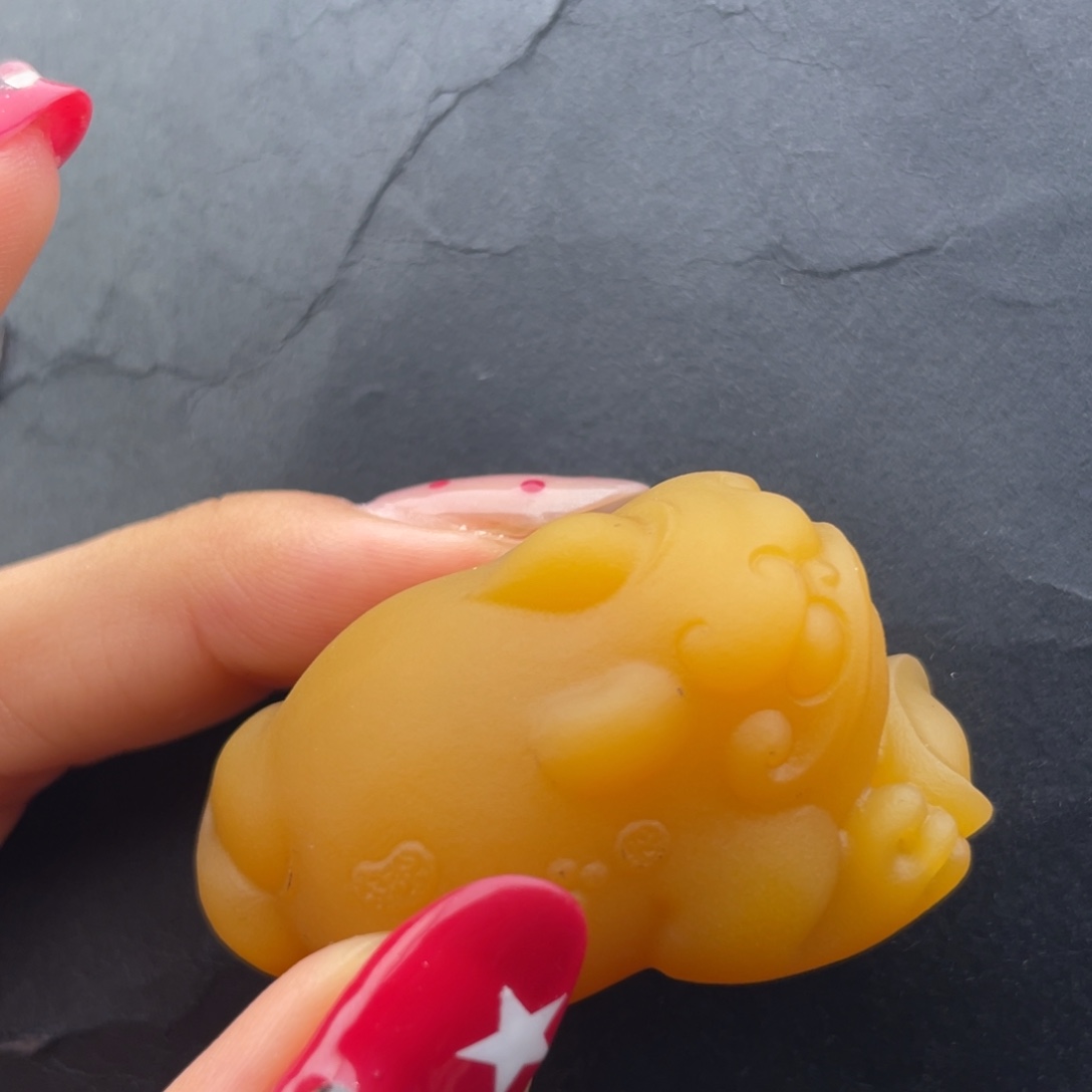 用***9石英岩玉黄蜡石挂件未镶嵌