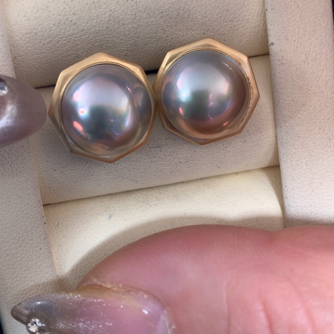 拼合珍珠（马贝珠）耳饰18K金镶嵌