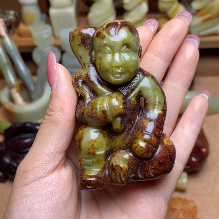 蛇纹石玉未镶嵌颈饰