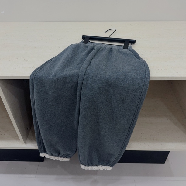 W童品，（现货）<7242编码>2025冬款加绒加厚卫裤新款女童中大童