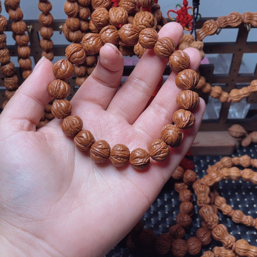 木质类龙纹桃枭手串