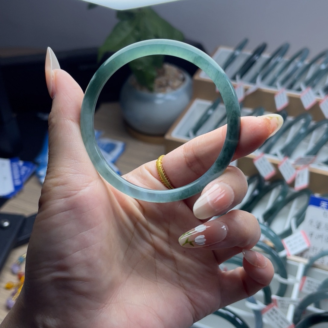 翡翠未镶嵌手镯W*见56