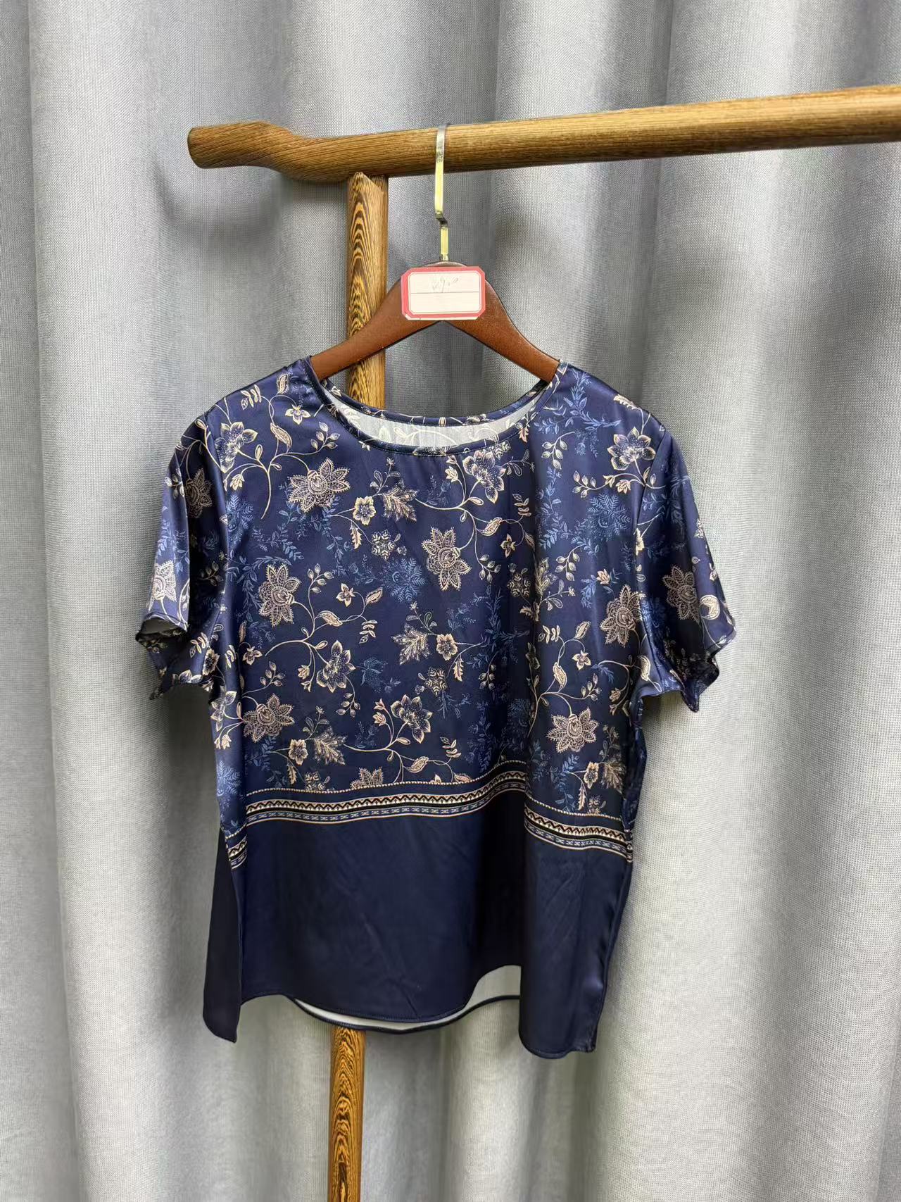 2025夏季新款休闲时尚圆领桑蚕丝上衣女V920