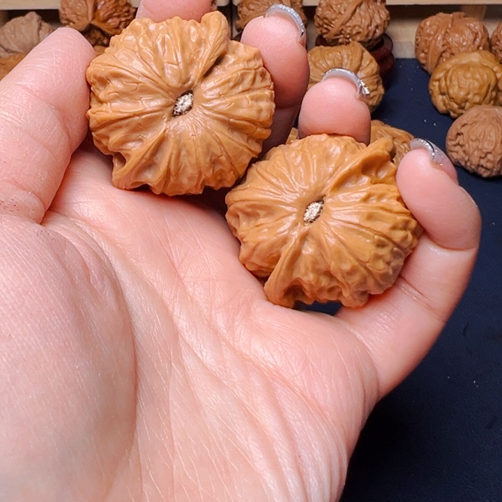 文玩核桃吊坠n***?乾隆磨42