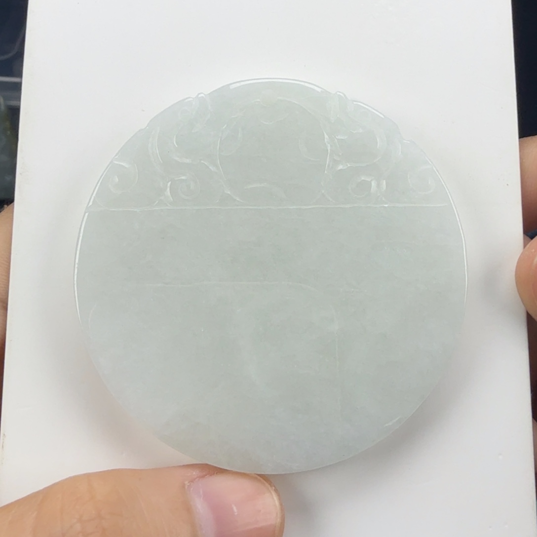 翡翠挂件未镶嵌翡翠
