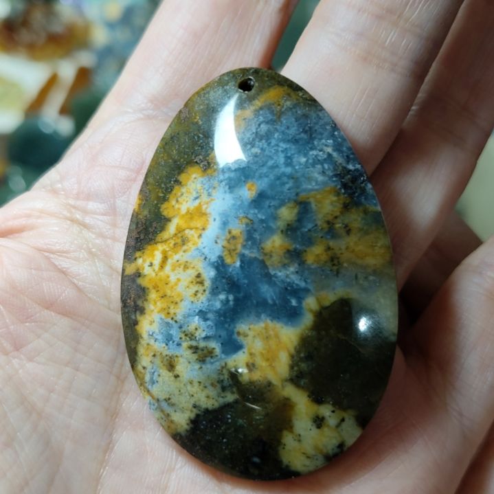 岫玉未镶嵌微瑕挂坠