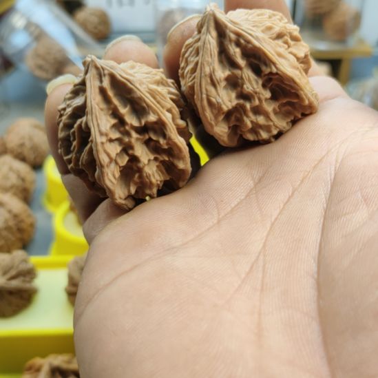 大叶紫檀（黑酸枝木类）盘山三棱核桃