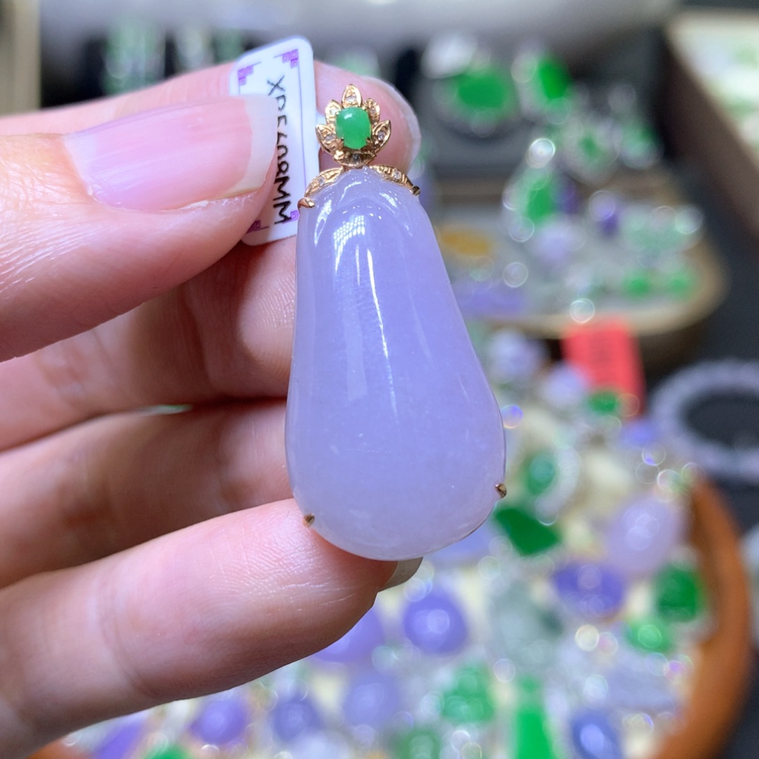 【闪购商品】翡翠颈饰18K金镶嵌翡翠吊坠项链