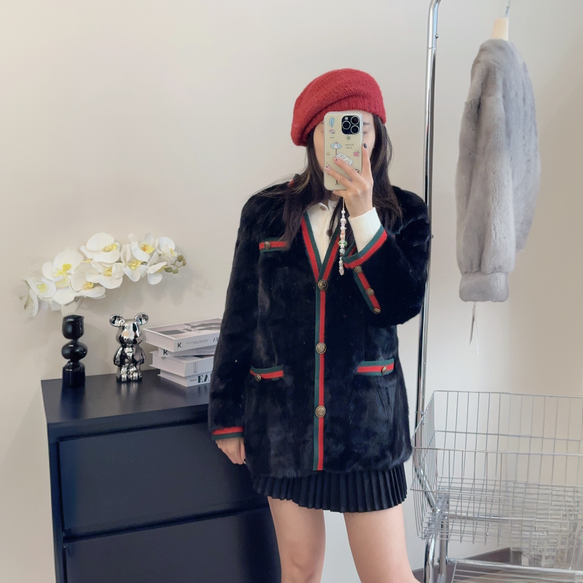 黑色V领学院风2025进口水貂皮草短二天鹅绒整貂网红直播福利