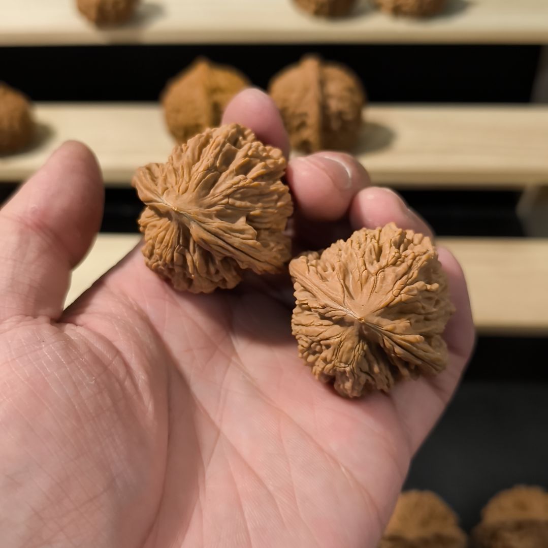 文玩核桃吊坠41虎头