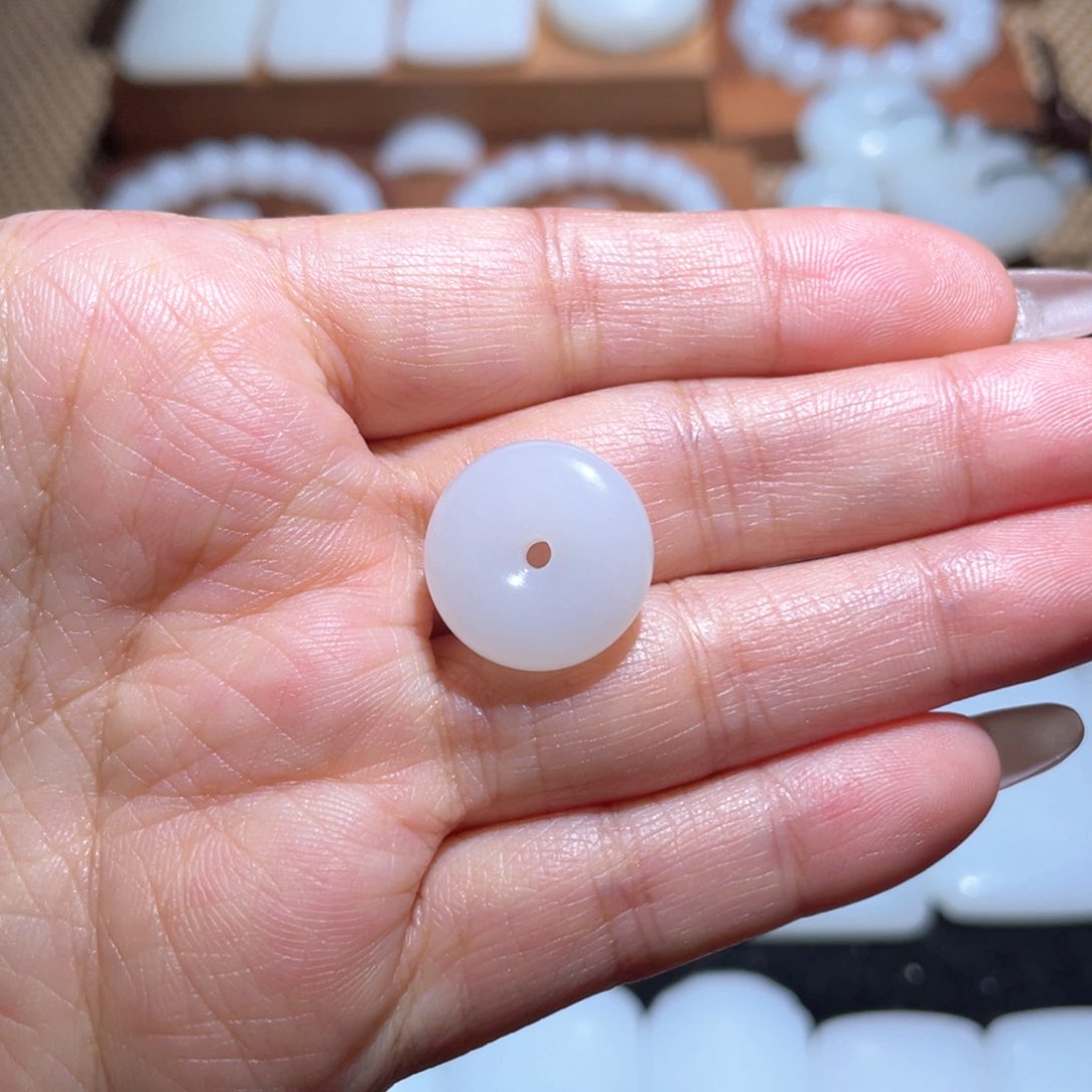 未镶嵌手链和田玉卡17