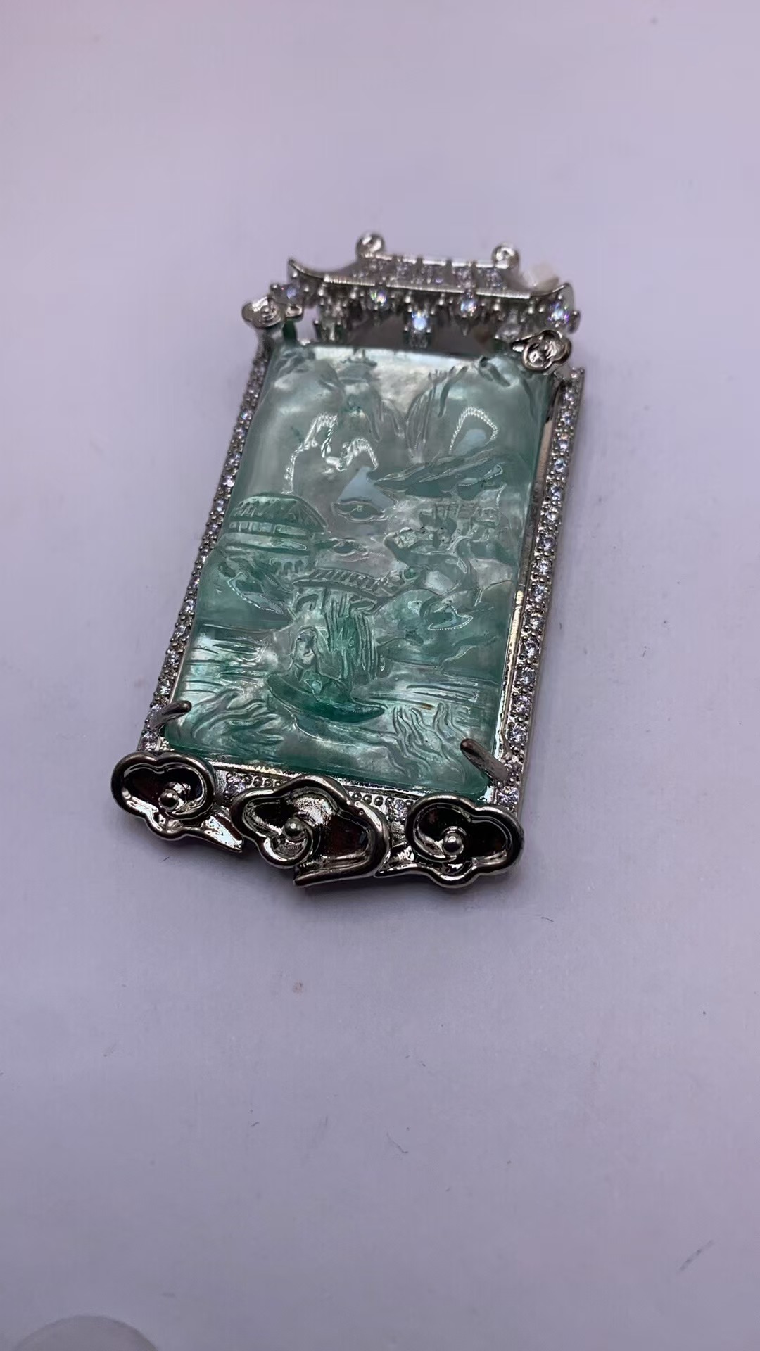 YY62【邂逅翡翠高冰吊坠，冰透绿意，开启浪漫时光】