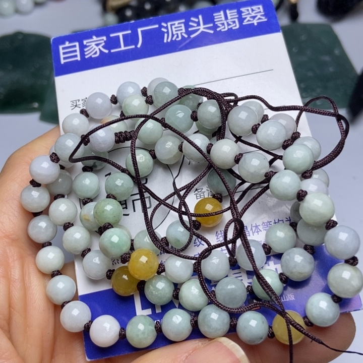 翡翠颈饰未镶嵌翡翠