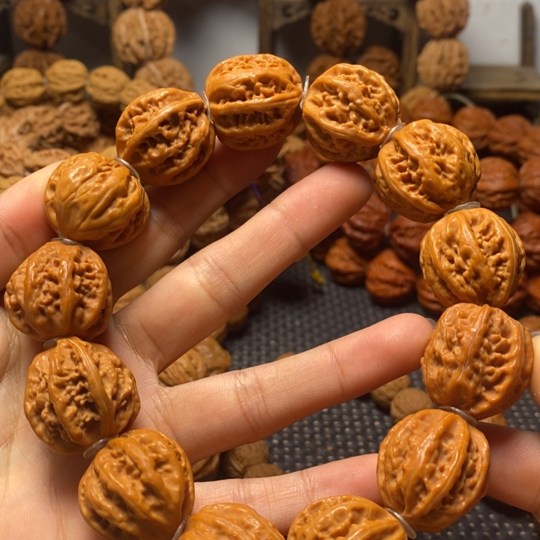 文玩核桃手串龙脊八棱手串
