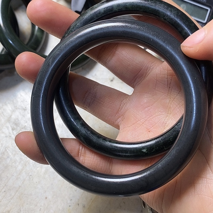 透闪石质玉珠宝半成品未镶嵌