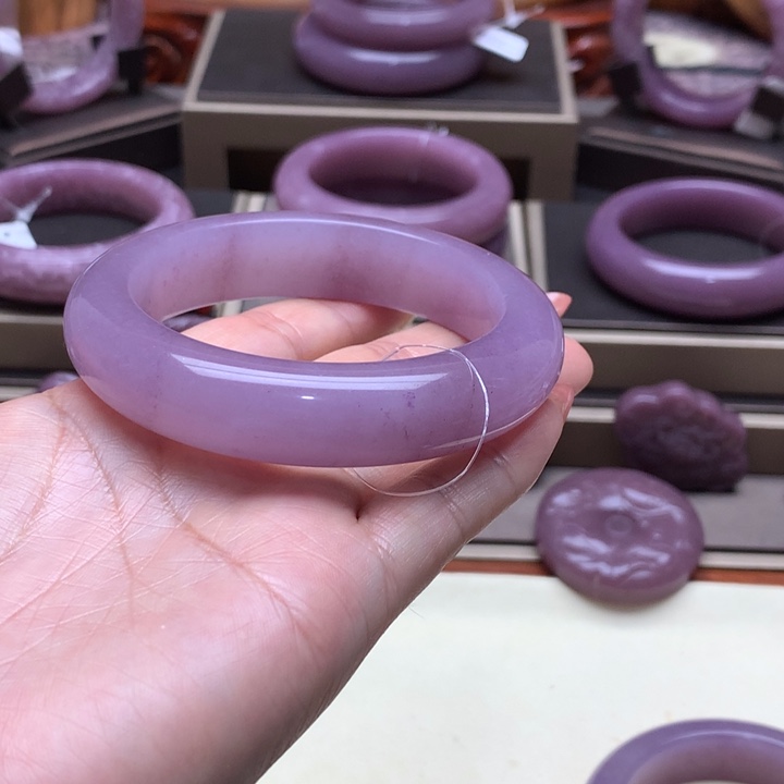 若***然石英质玉手镯未镶嵌