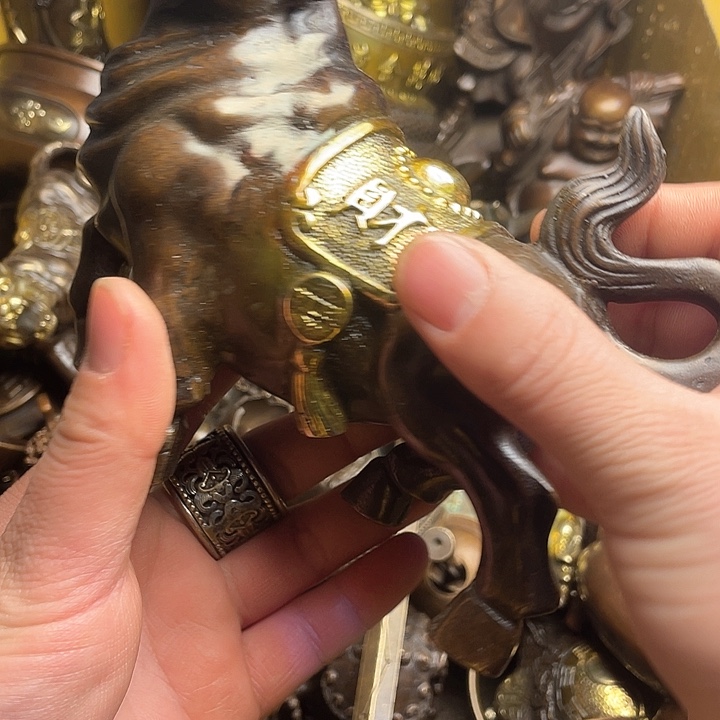 诚信经营铜器摆件