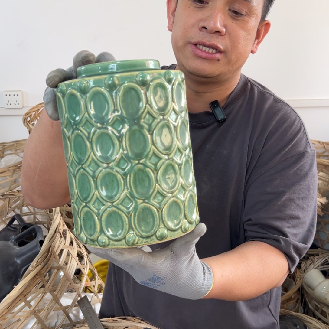 摆件82 号高中低温工艺瓶（部分微瑕）