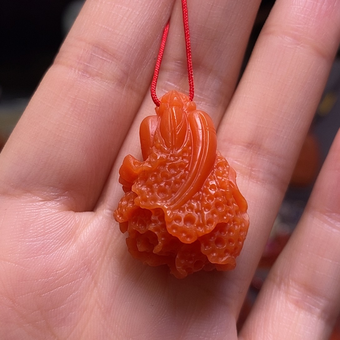 南红玛瑙吊坠未镶嵌