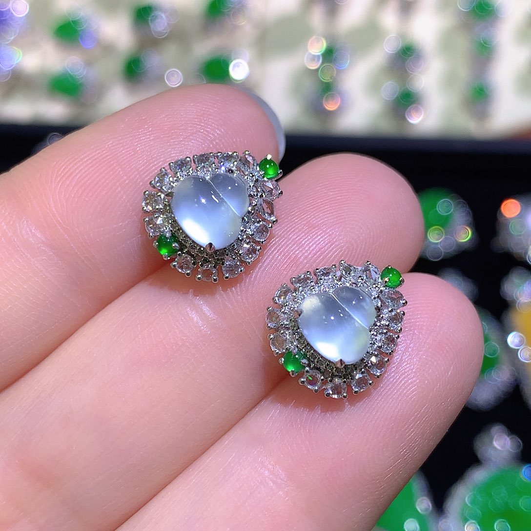 翡翠18K金镶嵌耳饰玻璃种极光双眼皮葫芦