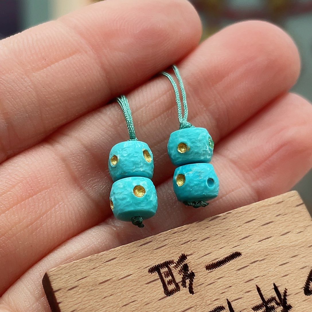 绿松石颈饰未镶嵌