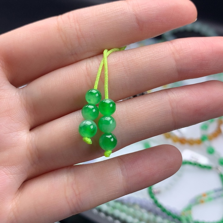 翡翠未镶嵌手镯卡