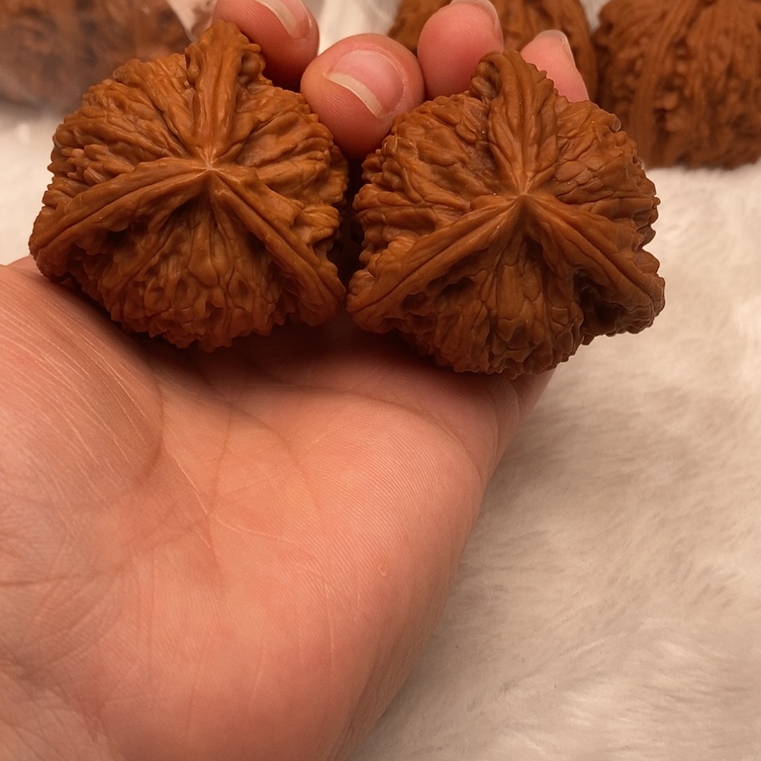 用***3吊坠文玩核桃三棱