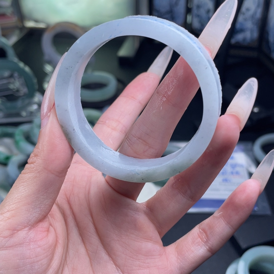 小***干定制翡翠未镶嵌童镯有裂漏