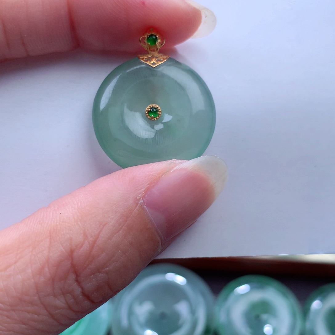 翡翠吊坠(不含链)18K金镶嵌