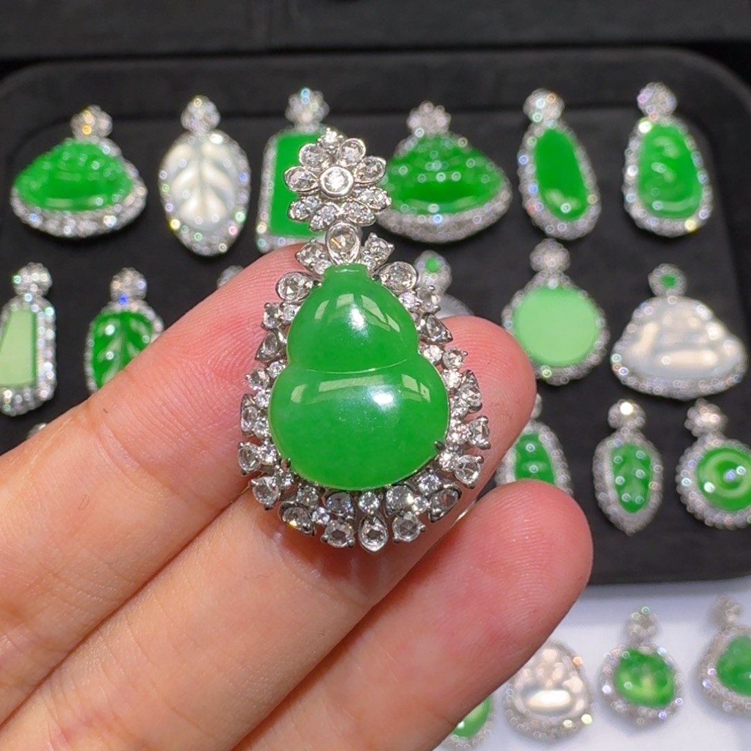 翡翠18K金镶嵌颈饰收到货48小时鉴赏期