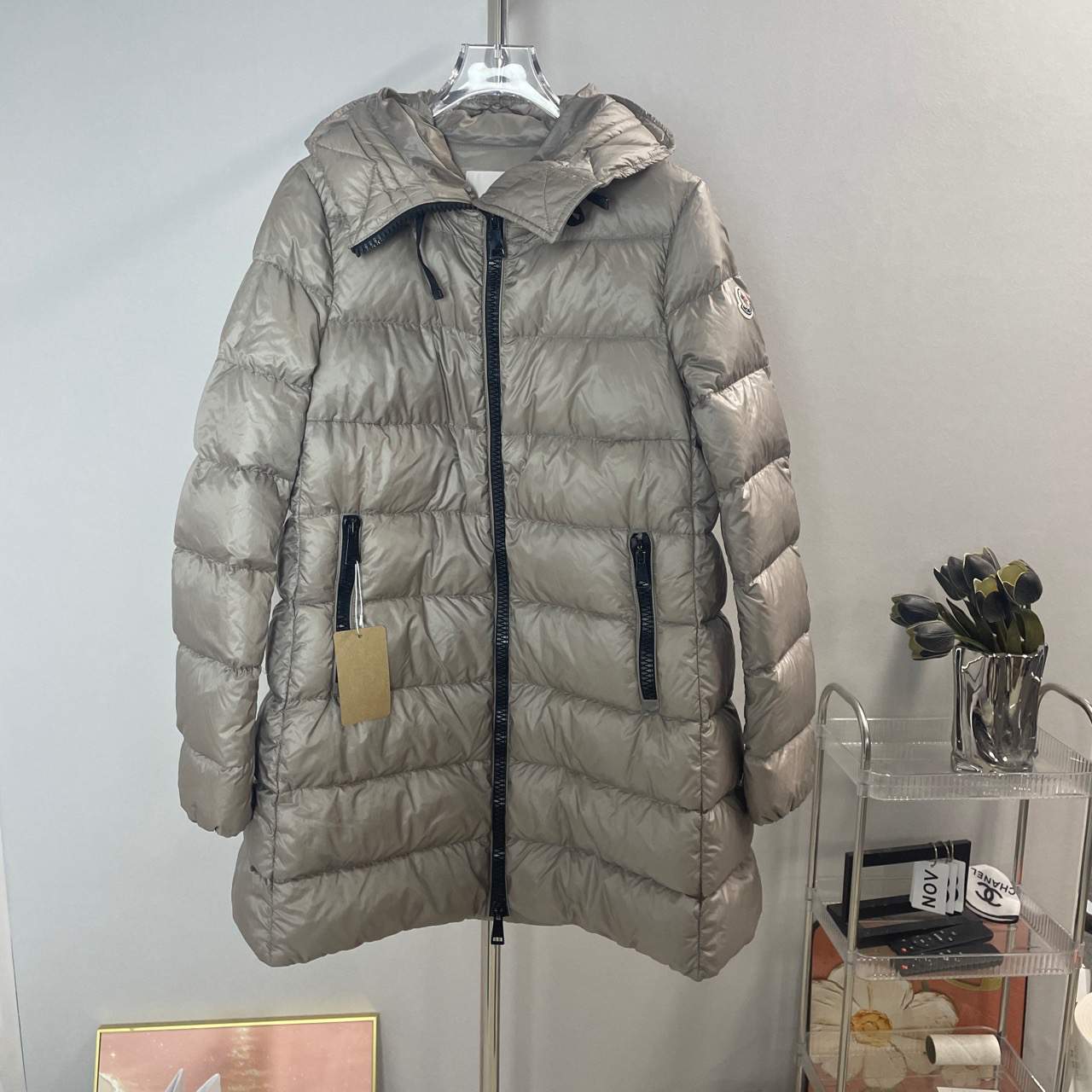 99新 MONCLER A8565 卡其色 羽绒服 1码 肩宽36 胸围100 衣长74