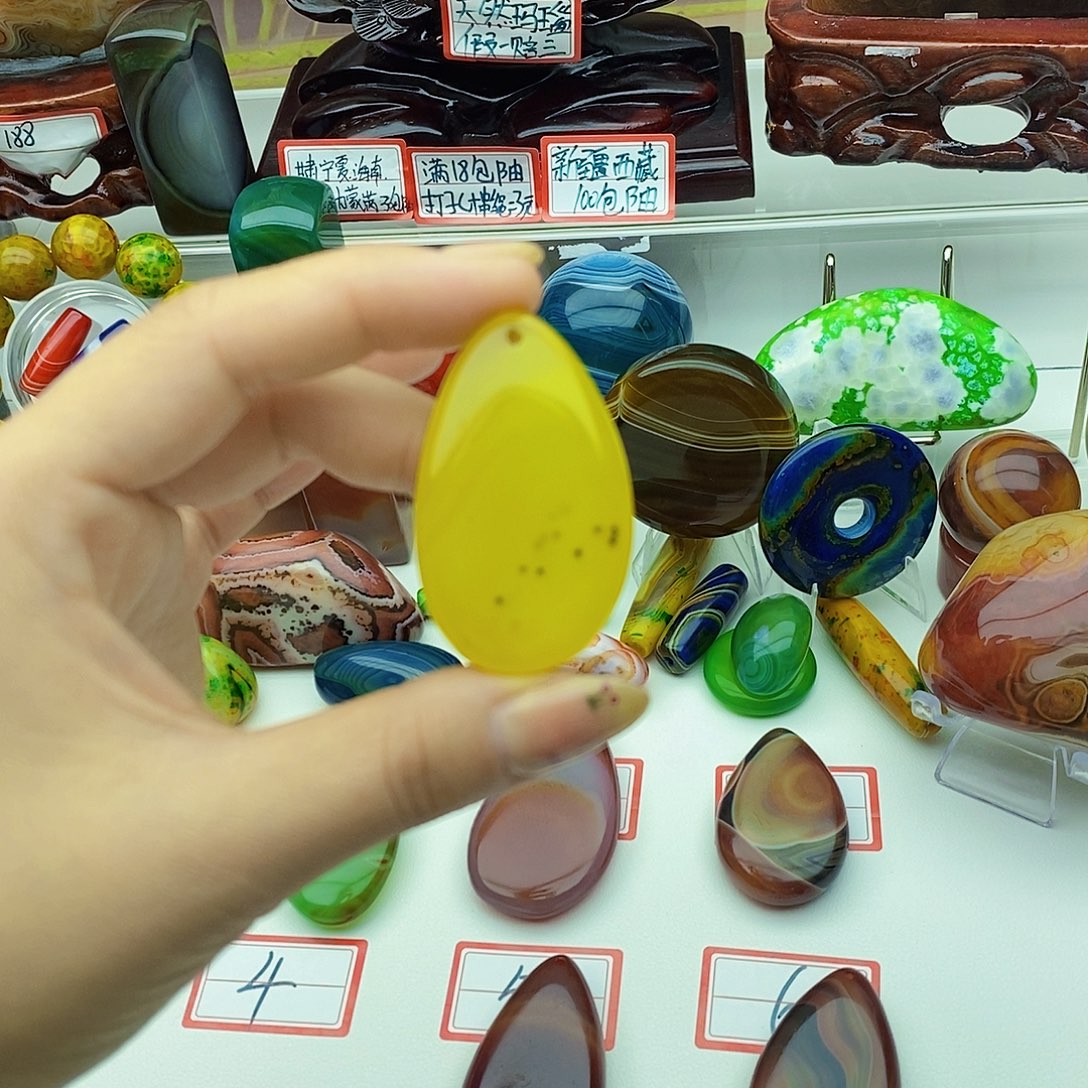 玛瑙/玉髓未镶嵌颈饰